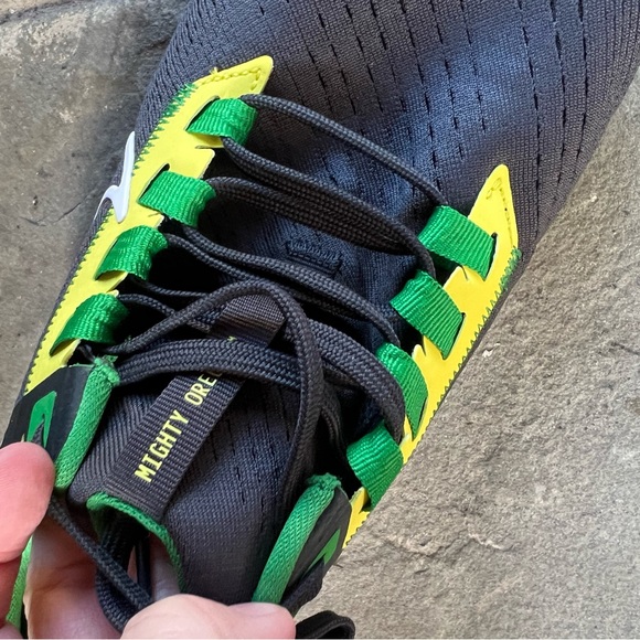 Nike pegasus, Oregon Duck Shoes 8.5 - Picture 2 of 4